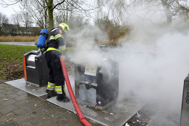 2020/22/20200112-13u36 GB 003 Containerbrand Rijstvogelstraat.jpg